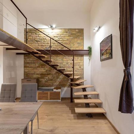 Stylish Loft Flat In The Heart Of Budapest Budapeste Exterior foto