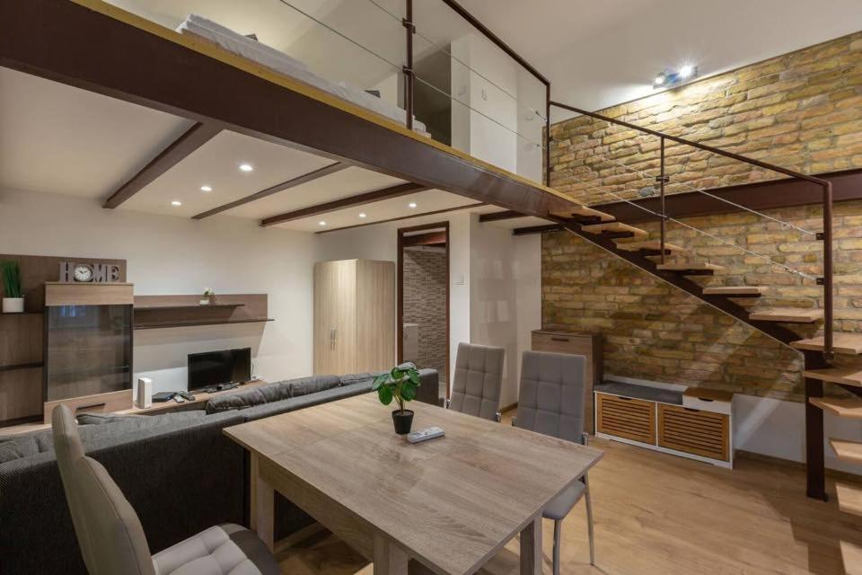 Stylish Loft Flat In The Heart Of Budapest Budapeste Exterior foto